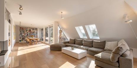 Logenplatz am Schlosskanal: Atemberaubende Penthouse-Masionette mit fünf Schlafzimmern