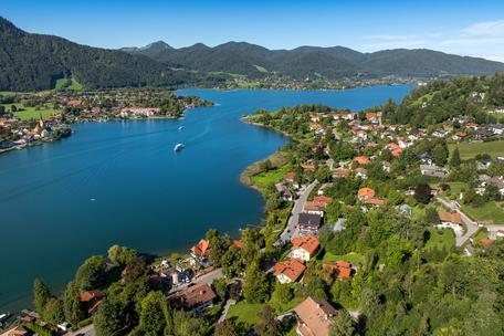 Traumvilla am Leeberg mit Blick über Tegernsee und Berge und optionalem Almerwerb