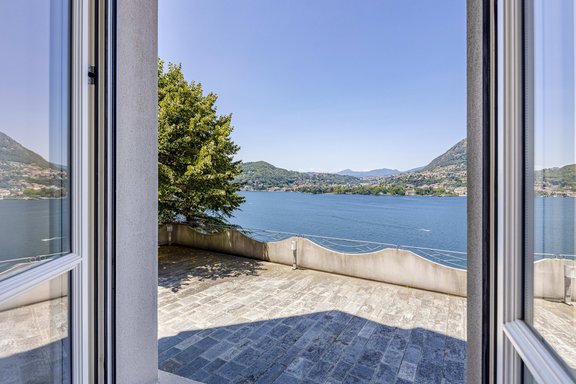 Großzügige Terrassen