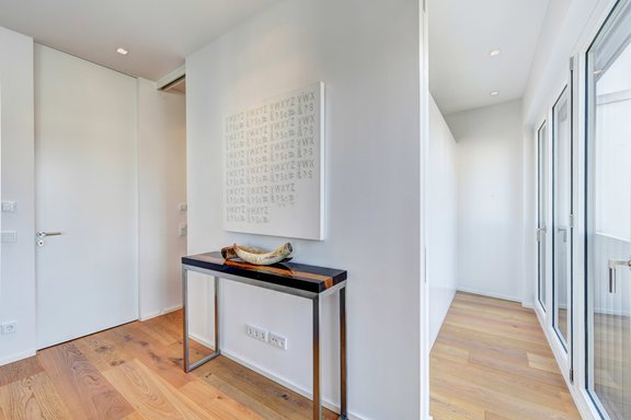 walk-in dressing room