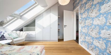 Luxuriös &amp; familiengerecht: 4-Zimmer-Penthouse mit Designausstattung, Dachterrasse und Liftzugang