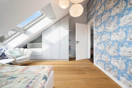 Luxuriös &amp; familiengerecht: 4-Zimmer-Penthouse mit Designausstattung, Dachterrasse und Liftzugang