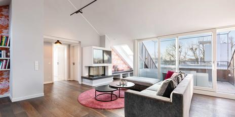 Luxuriös & familiengerecht: 4-Zimmer-Penthouse mit Designausstattung, Dachterrasse und Liftzugang