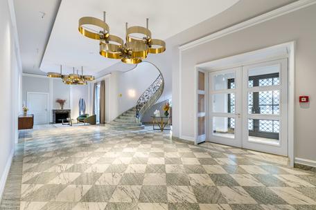 Luxuriös saniertes Villenjuwel von 1928 mit Pool, Kino und Hamam