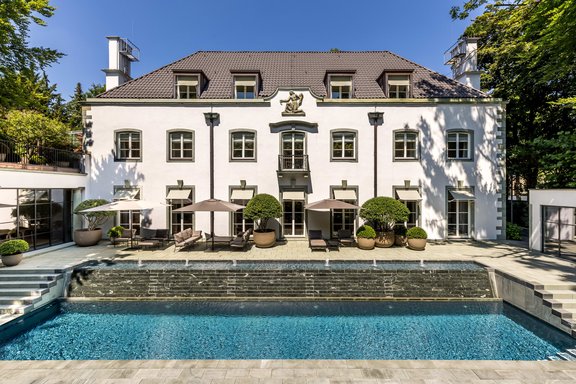 Denkmalschutz Villa in Perfektion saniert