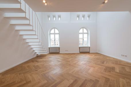 Luxurious 3-room maisonette in magnificent old building palace