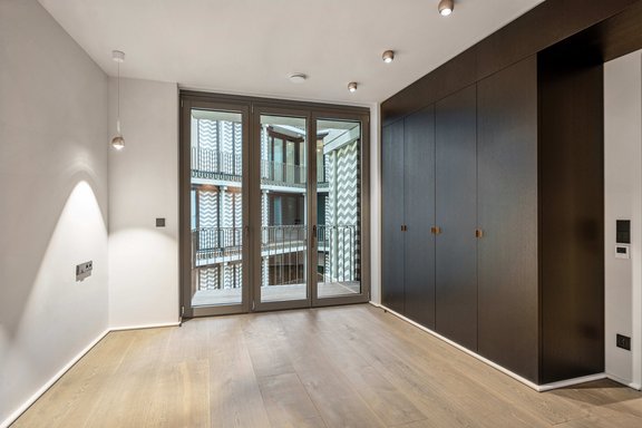 Schlafzimmer mit Einbauten