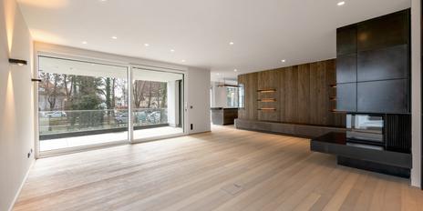 Luxuriöse 4-Zimmer-Wohnung mit sonniger Balkonterrasse in idyllischer Toplage zum Zweitbezug