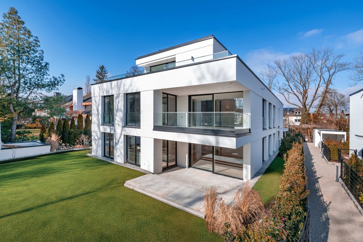 Hochklassige Neubau-Villa