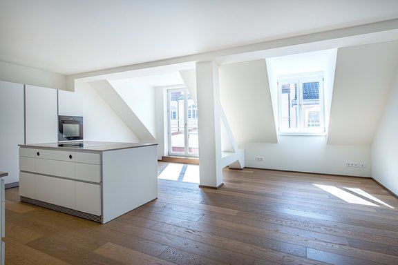 Light-filled cooking/dining area