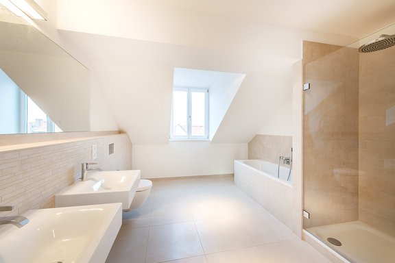 Bathroom Living level