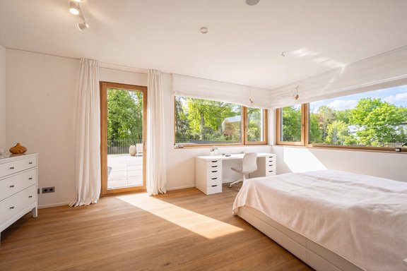 Bedroom with adjoining south-west-facing terrace