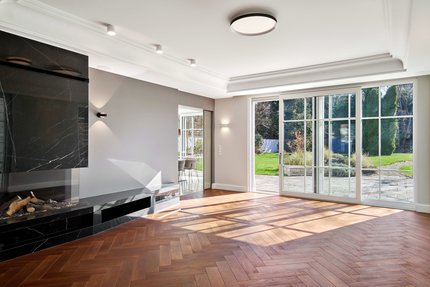 Wohnbereich mit Kamin