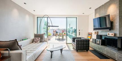 Luxurious, furnished architect's roof terrace apartment in prime location
