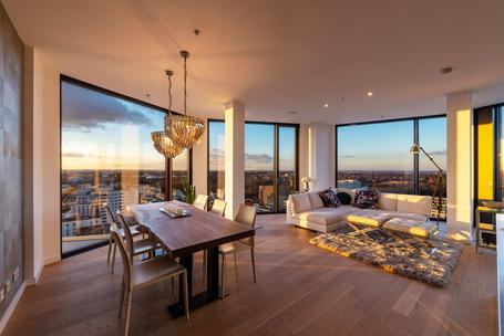 Luxuriöse Stadtwohnung im 14. Stock mit grandioser Aussicht