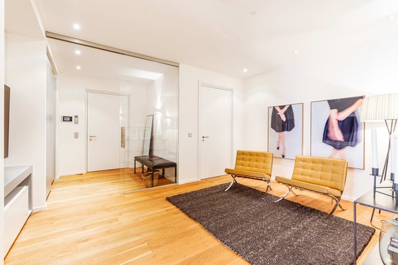 Entreebereich mit Liftzugang