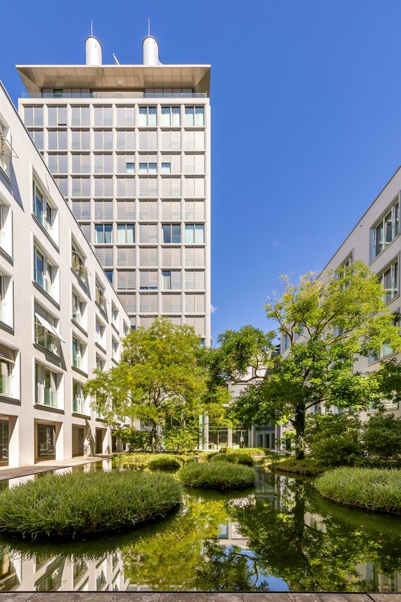 THE Seven mit Atrium