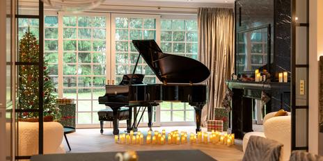 Luxus trifft Privatsphäre: Erstbezug Highend-Villenanwesen mit Lift, Heimkino, Spa und Weinkeller