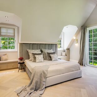 Masterbereich mit Ankleide und Bad-en-Suite