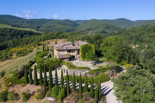 Estate in the middle of Tuscany