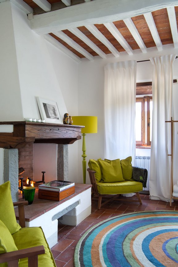 Gemütlicher Rückzugsort am Kamin