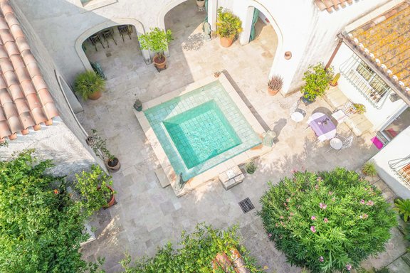 Römisches Bad im Innenhof