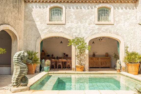 Überdachte Laubengänge