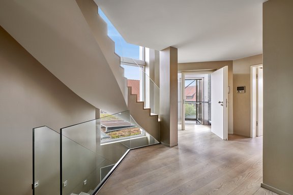 Transparency and fullness of light