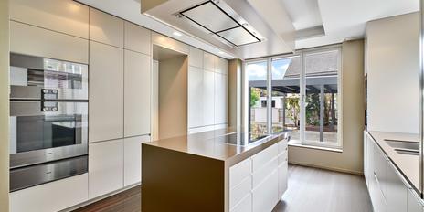 Maximale Flexibilität auf über 430 m²: Luxuriöse Villa mit Lift, Heimkino und Spa-Oase