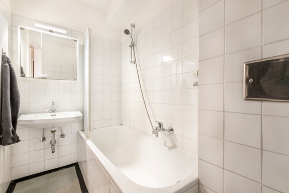 Wannenbad im Dachgeschoss