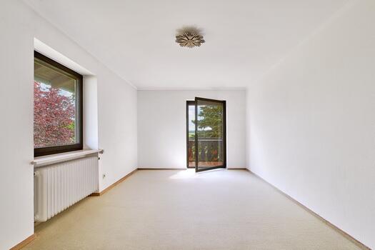 Zwei Zimmer mit Balkon