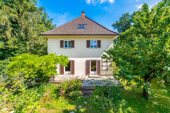 Charmantes Kaffeemühlenhaus