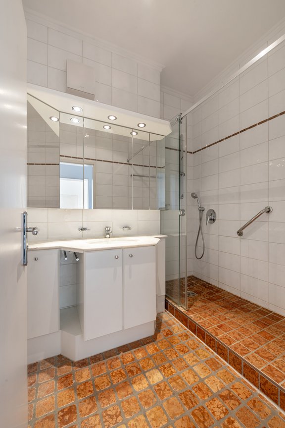 Bad mit Walk-in-Dusche