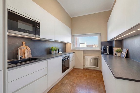 Gut geschnittene Küche (Visu)