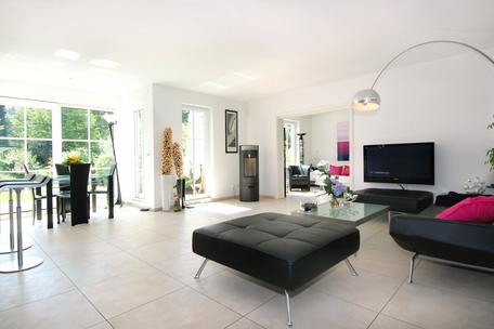 Moderne 2,5-Zimmer-Wohnung mit besonders schönem Garten direkt am Nymphenburger Schlosspark