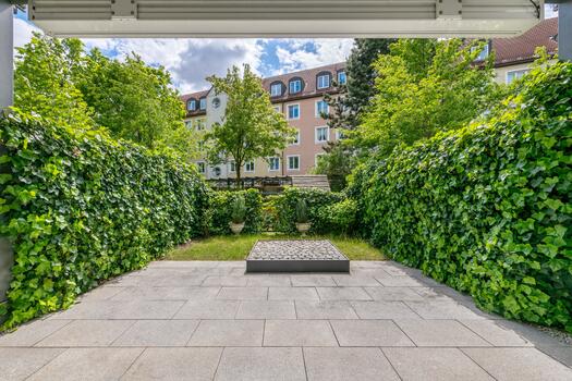 Sonnige Garten-Oase