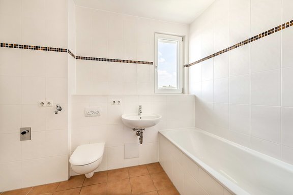 Tageslicht-Bad mit Wanne