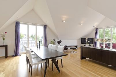 Moderne 3-Zimmer-Dachstudio-Wohnung direkt am Nymphenburger Schlosskanal