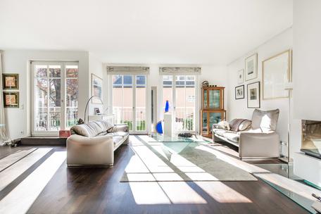 Moderne 3-Zimmer-Wohnung mit exklusiver Ausstattung, sonnigem Südbalkon und Kamin