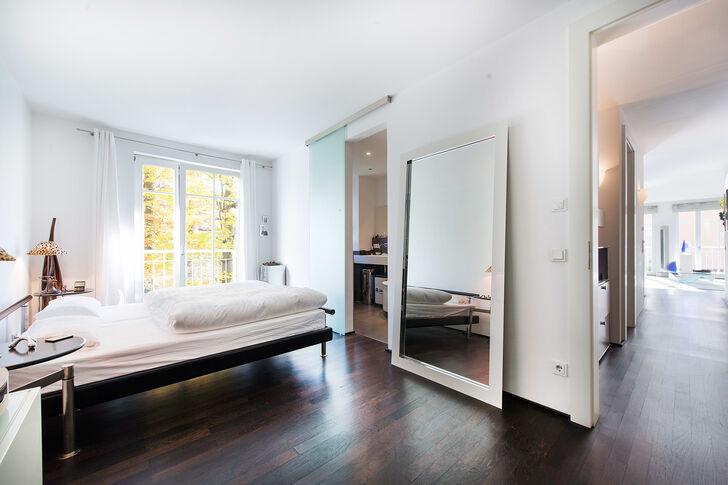 Schlafzimmer mit Einbauschrank