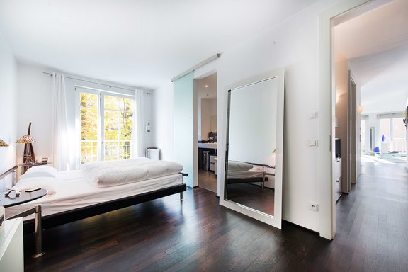 Schlafzimmer mit Einbauschrank