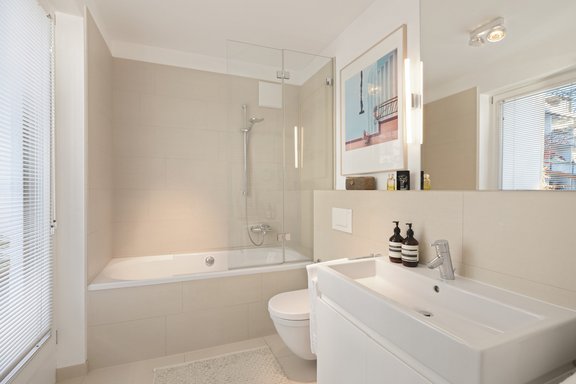 Eines von zwei Bädern