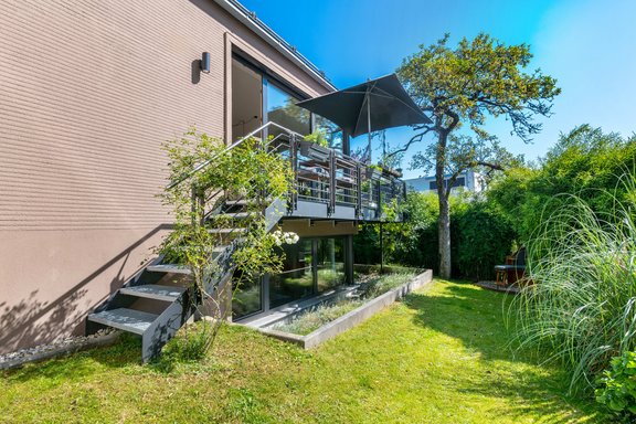 Relaxing garden retreat