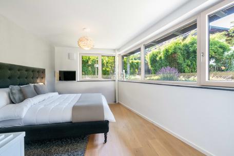 Modern 4-room maisonette apartment with garden oasis in a quiet, central location