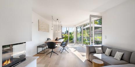 Modern 4-room maisonette apartment with garden oasis in a quiet, central location