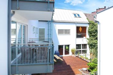 Modern 4-room apartment with gallery and balcony