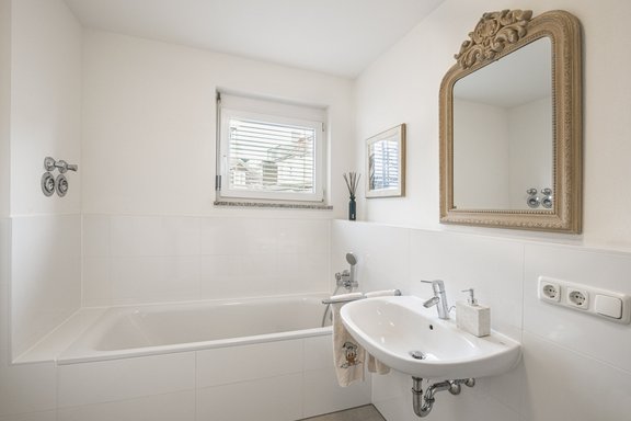 Badezimmer mit Wanne