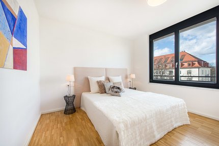 Bright, good sized bedroom