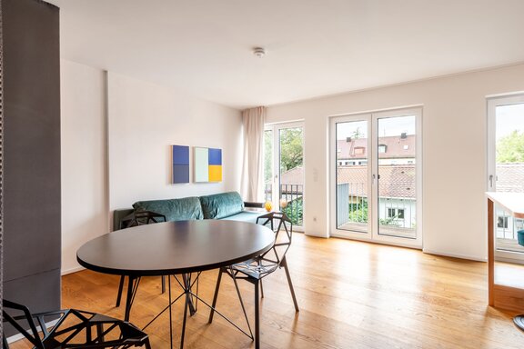 Bright living/dining area