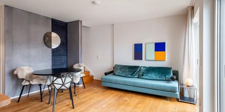 Moderne 4-Zimmerwohnung mit Balkon über zwei Ebenen